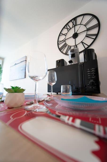 Fully Equipped Apartment St Charles Train Station Марсель Экстерьер фото